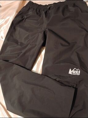 Woman Black Waterproof Pants